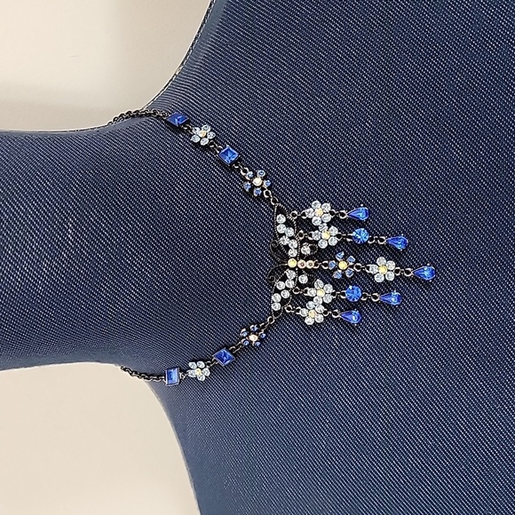 Gunmetal Silver w/ Blue and AB Crystal   Stones Butterfly Necklace Earrings Set - Picture 11 of 11